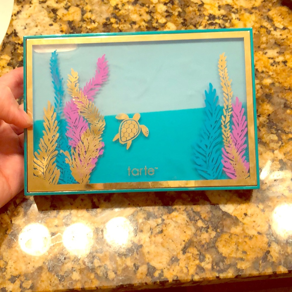 High tides & good vibes Tarte palette makeup